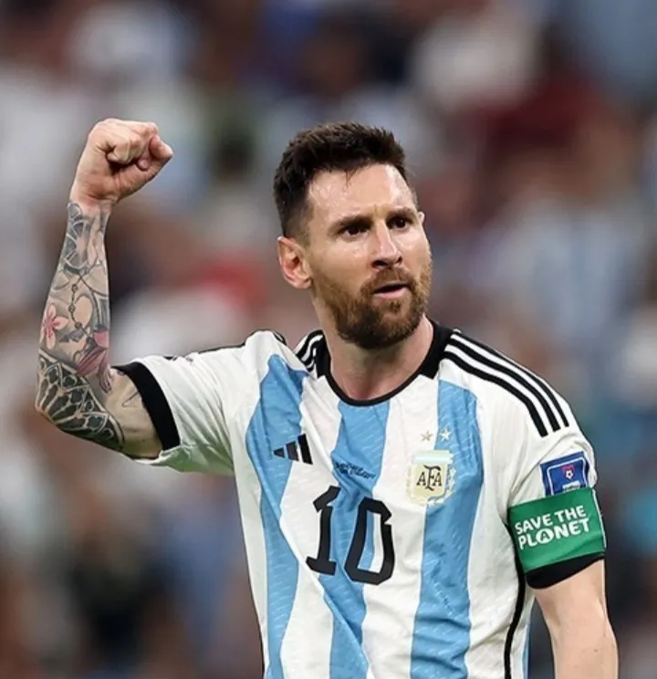 Lionel Messi in Argentina jersey